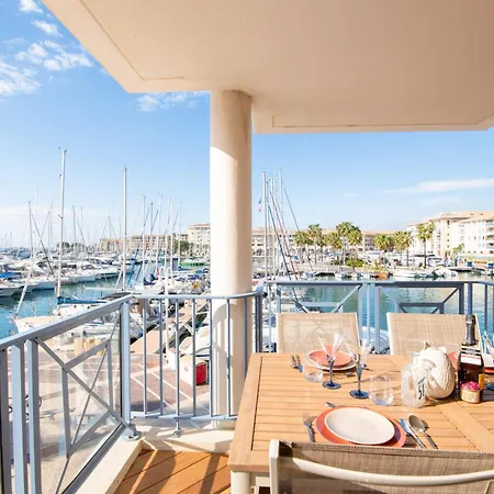 Sur Le Port, 3 Cham, Parking *